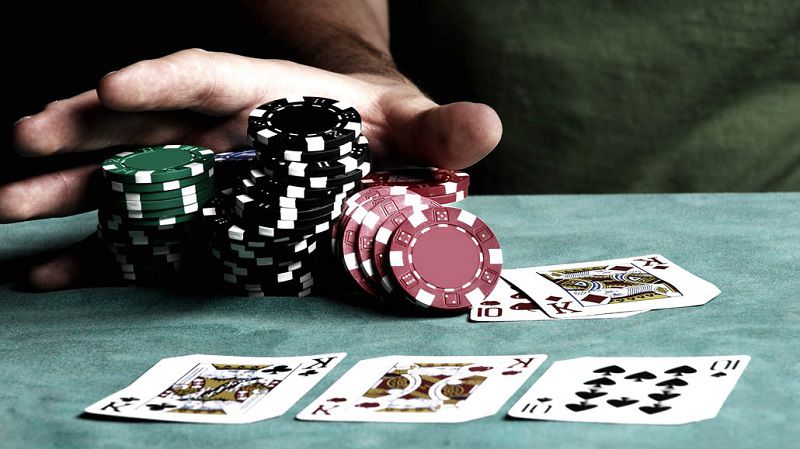 Chi tiết 4 vòng cược trong luật chơi Poker Texas Holdem chuẩn quốc tế